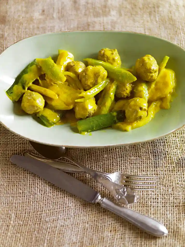 Boller i karry med broccoli og kokos 