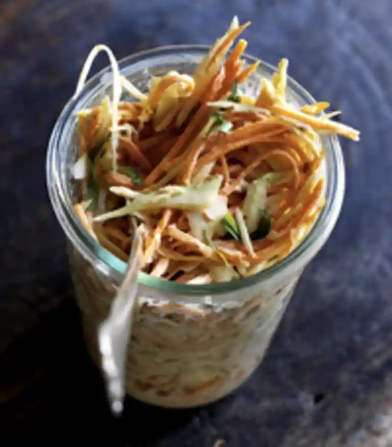 Coleslaw med hvidkål og rodfrugter