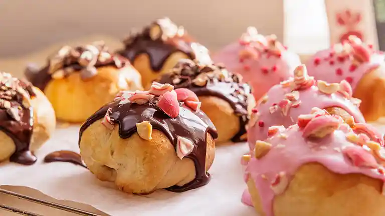 Gammeldags fastelavnsboller med creme