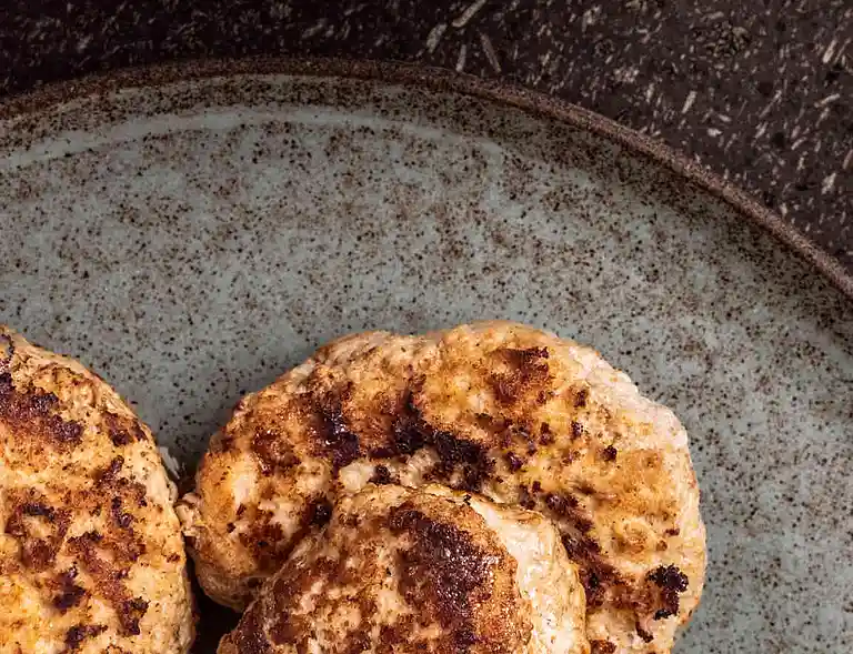 Frikadeller med persillerødder og kartoffelsalat