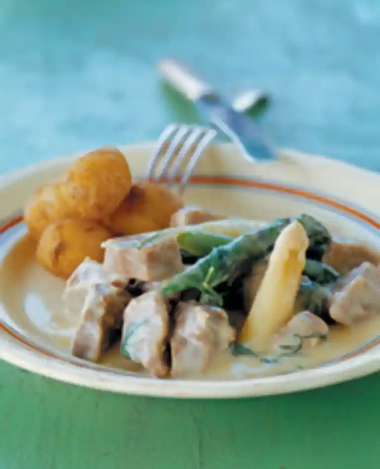 Kalvefrikassé med asparges