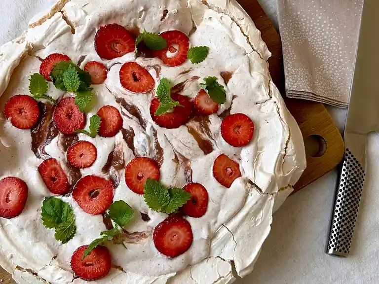 Pavlova med rabarber