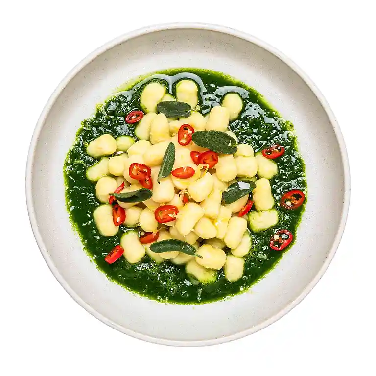 Stegte gnocchi med grønkål, parmesan og tomatsalsa